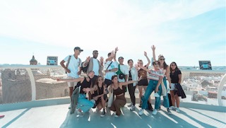 留学生ツアーの集合写真